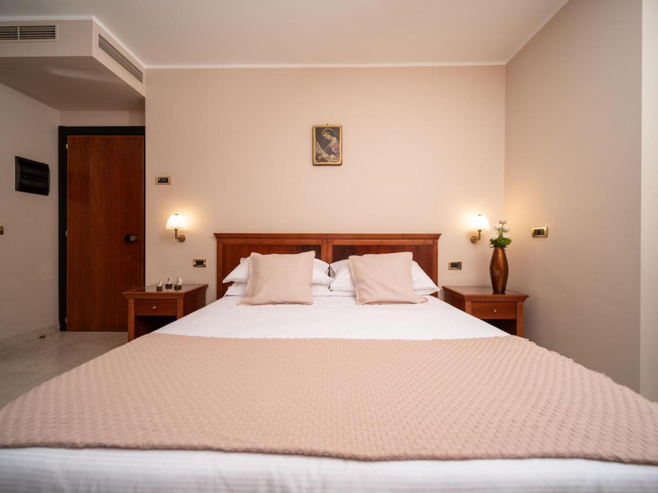 Hotel San Pio San Giovanni Rotondo Esterno foto