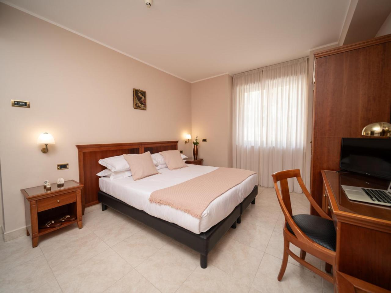 Hotel San Pio San Giovanni Rotondo Esterno foto